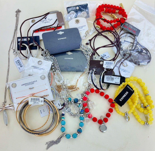 100 Pieces Name Brand Jewelry Closeout
