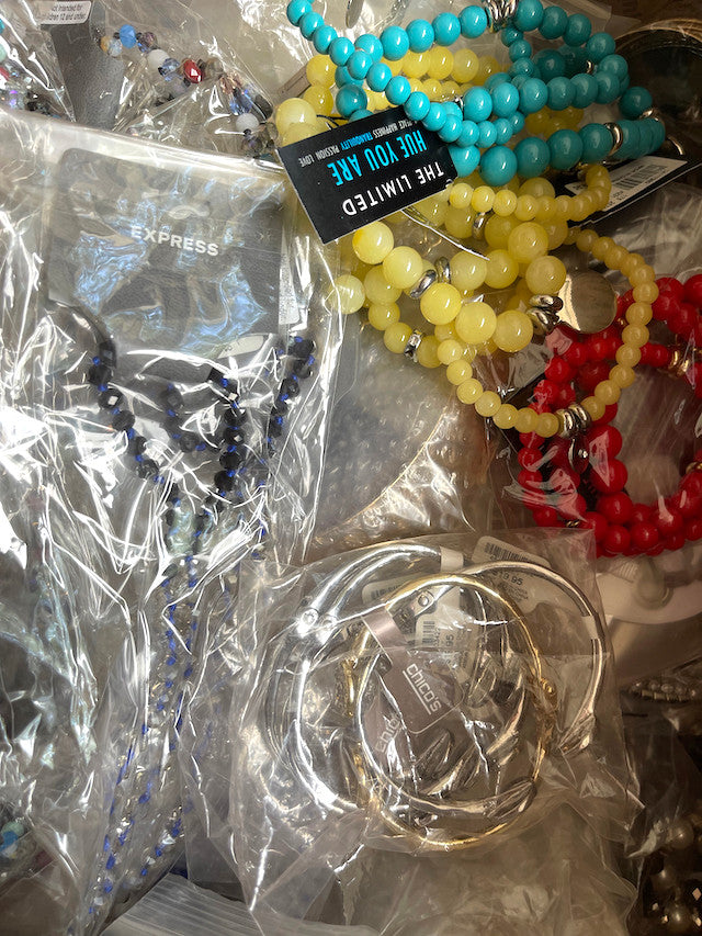 100 Pieces Name Brand Jewelry Closeout