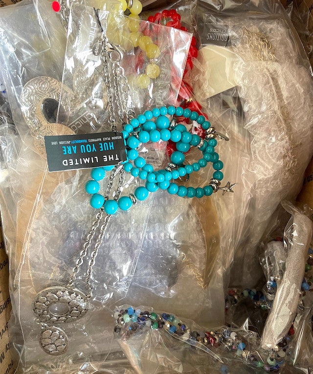 100 Pieces Name Brand Jewelry Closeout